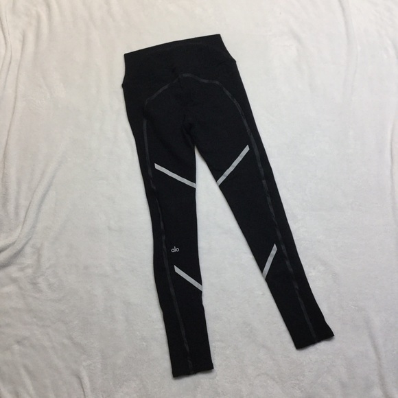 Alo Yoga Active Leggings - Picture 2 of 8